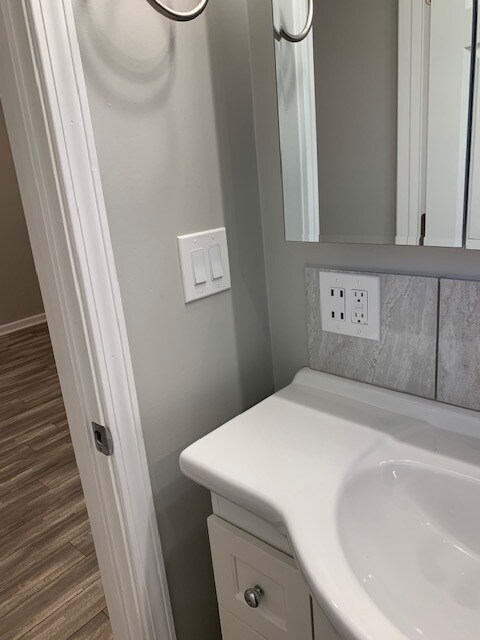 Master Bath - 222 Davis Ln