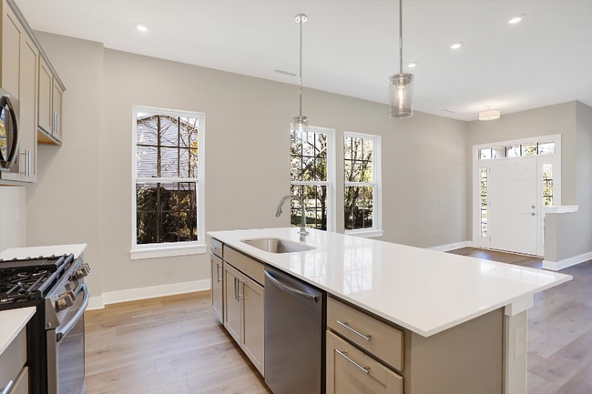 Photo - 210 Gilder Dr