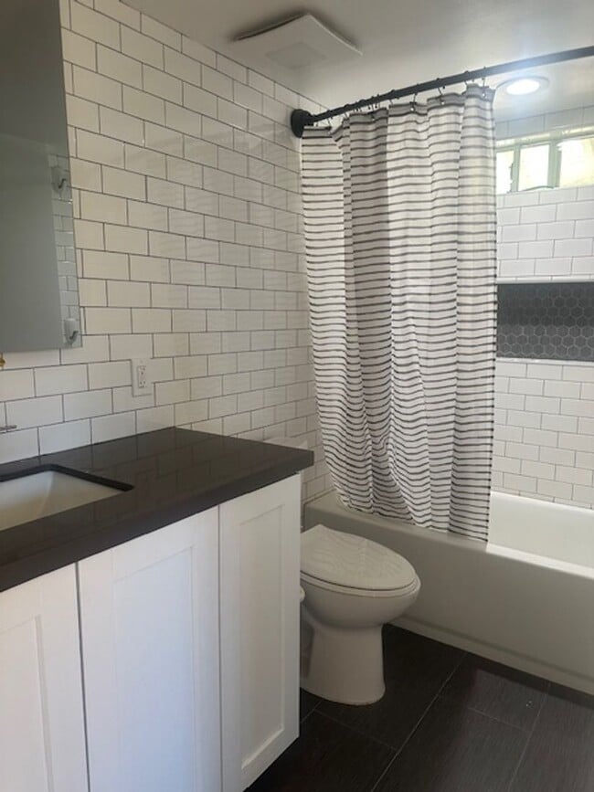 Photo - AMAZING INTERIOR 4 BEDROOM / 2 BATHROOM REMODELED HOUSE