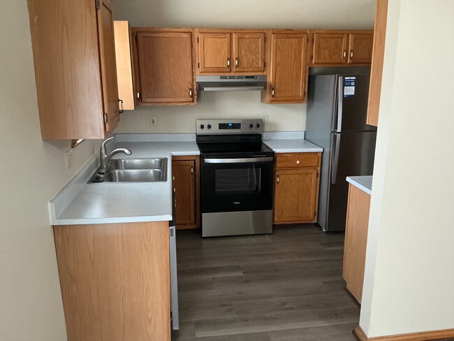 Photo - 1687 Deer Run Dr