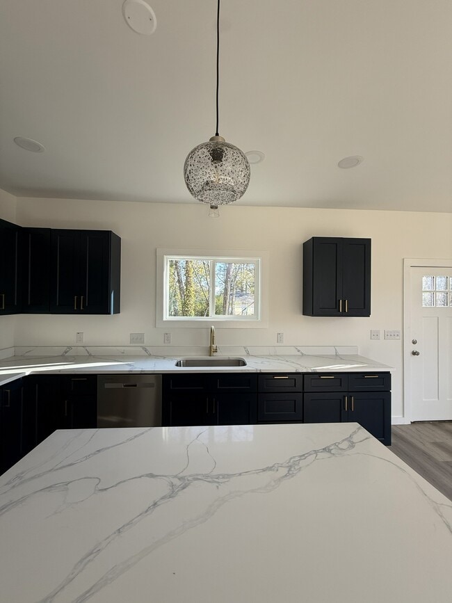 Photo - 631 Morreene Rd Unidad 2 Story