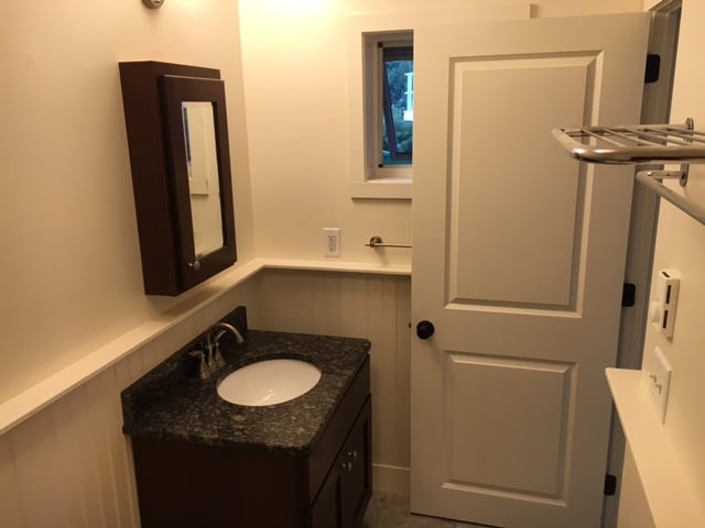 bath - 277 Pleasant St Unit #2R