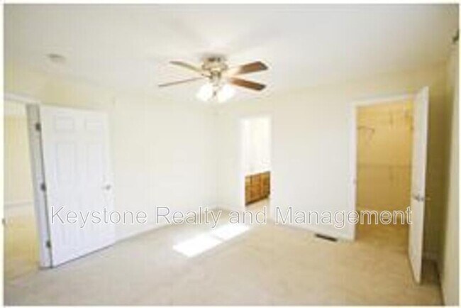 Photo - 727 Shetland Dr