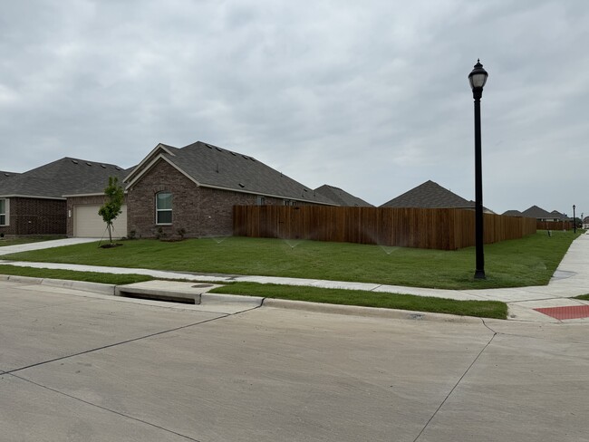 Photo - 500 Ml Trce Wy House