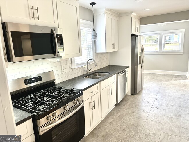 Photo - 716 Bieze St