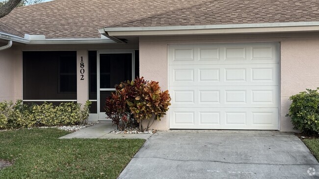 Building Photo - 1802 Blue Heron Ln Rental