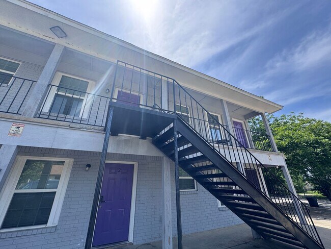 Photo - 901 Parmer Ave