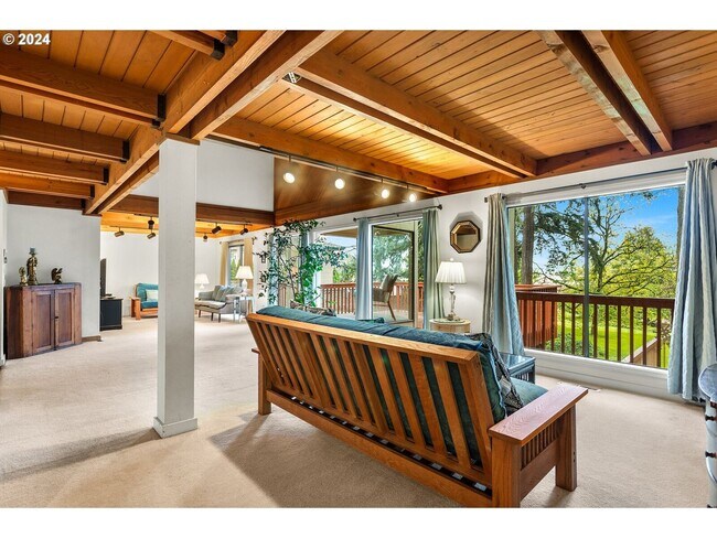 Photo - Amazing Furnished 4 bedroom home