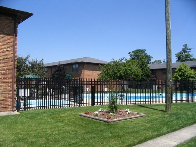 Photo - Somerset Apartments