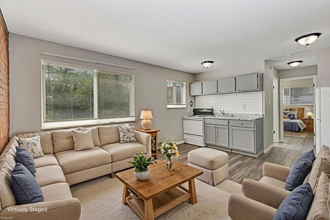 Photo - Dana Heights Apartments
