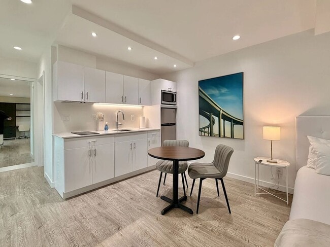 Wilshire Embassy Apartments