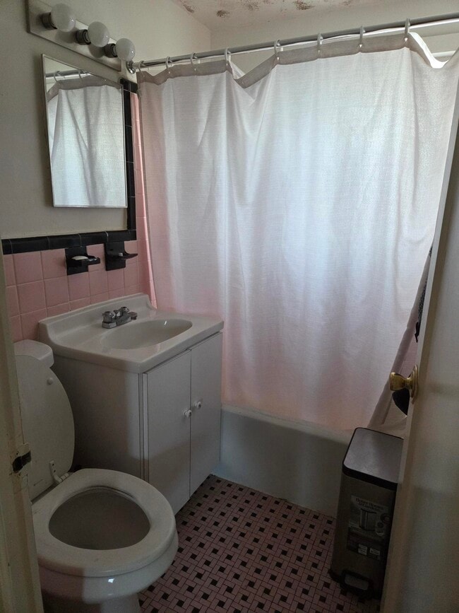 Photo - 413 Paderewski Ave Unidad 2nd floor