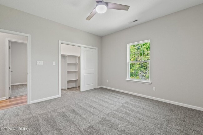 Photo - 704 Harney St