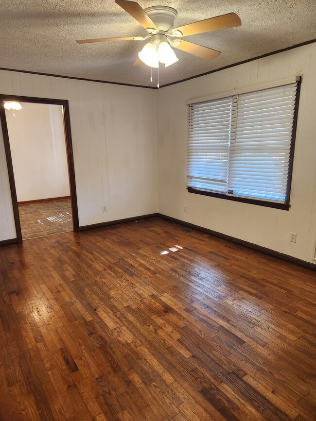 Photo - 638 Sunview Dr