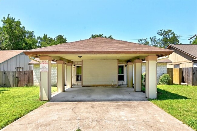 10604 Lanshire Dr