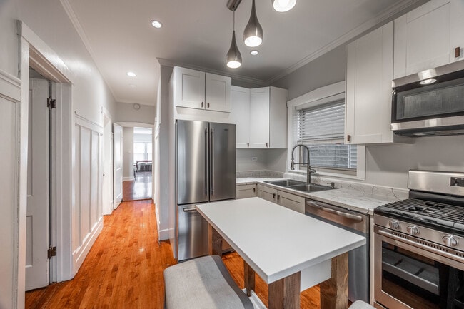 Building Photo - 2732 N Monticello Ave Unit 1