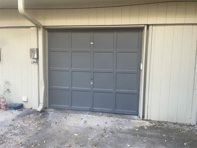 Building Photo - 1965 W Lamar St Unit 1