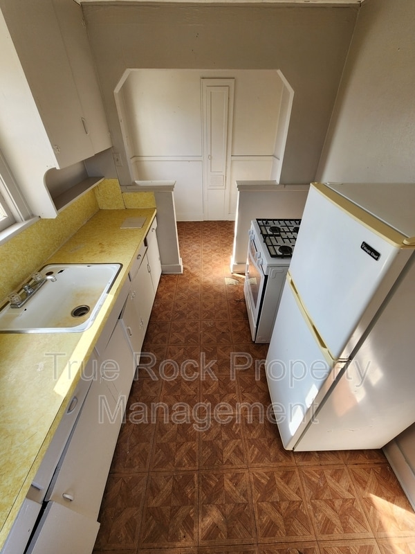 Photo - 811 E 17th St