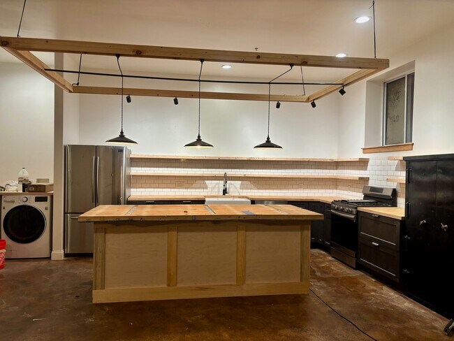 Photo - 8 Main St Unidad 8 Main St - B