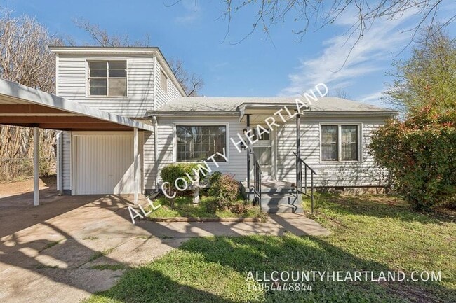 Building Photo - 1800 Ina Mae Ave