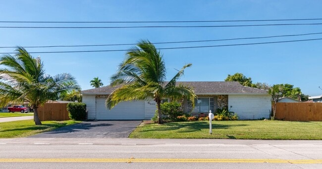 Building Photo - 6613 Westwood Blvd Rental