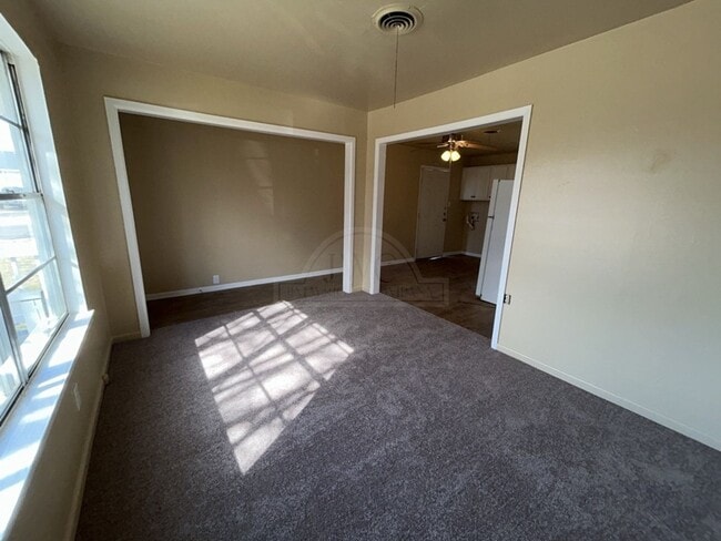 Photo - 127 W Stacie Rd