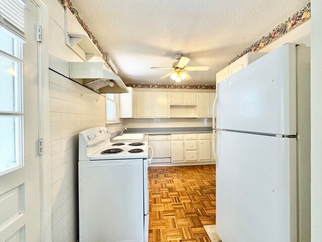 Photo - 505 Crestwood Dr