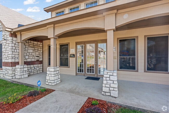 Leasing Office - Entrance - Mexia Gardens Apartments