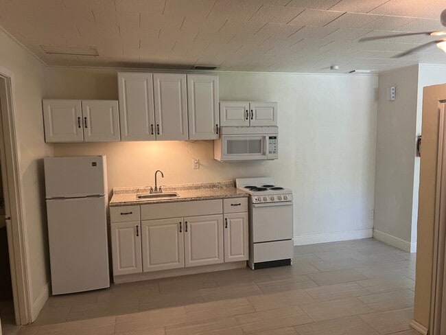 Building Photo - 1005 Vine St