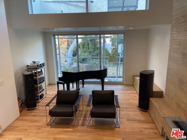 Photo - 444 W Avenue 37