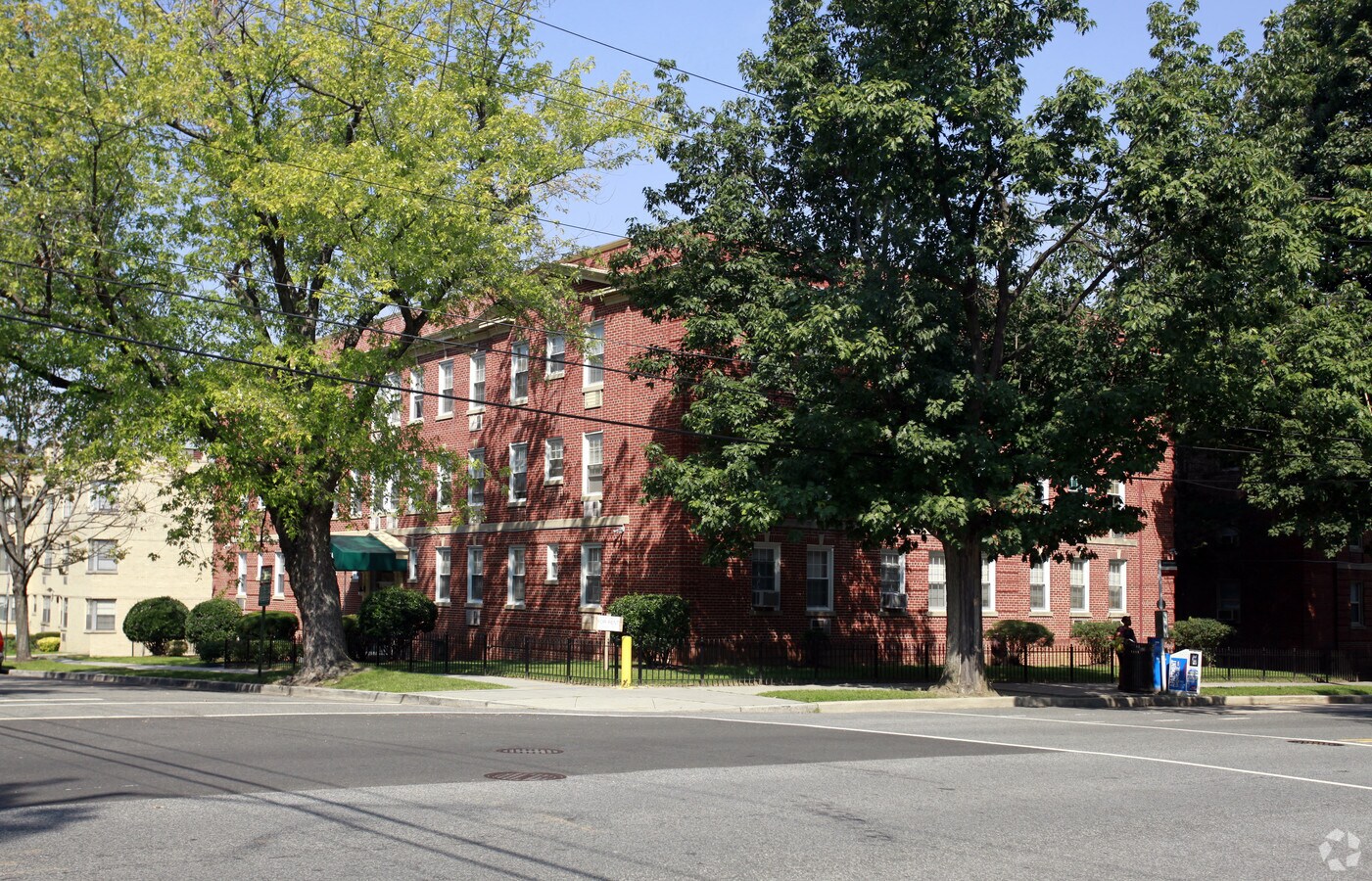 The Oklahoma - The Oklahoma Apartments