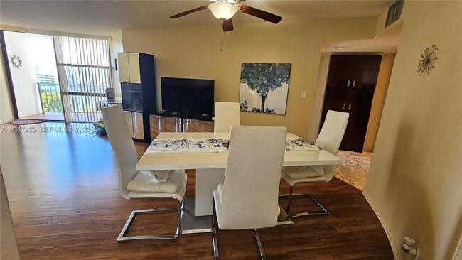 Photo - 800 Parkview Dr Unidad 912