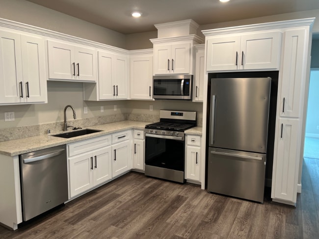 Building Photo - 3064 Vaughn Wy Rental