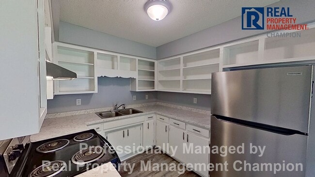 Photo - Charming 2 BD/1 BA Bungalow with Fenced Ba...