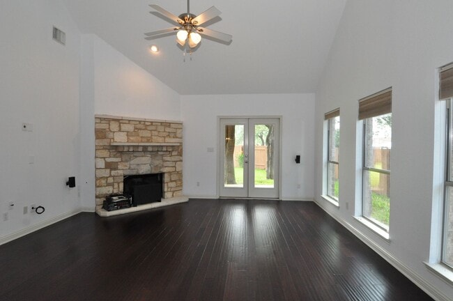 Photo - 3323 Pine Needle Cir