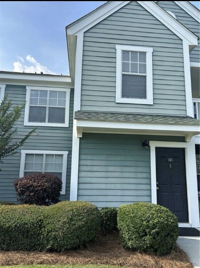 Photo - Spacious Three Bedroom Townhome in Old South! Unit G