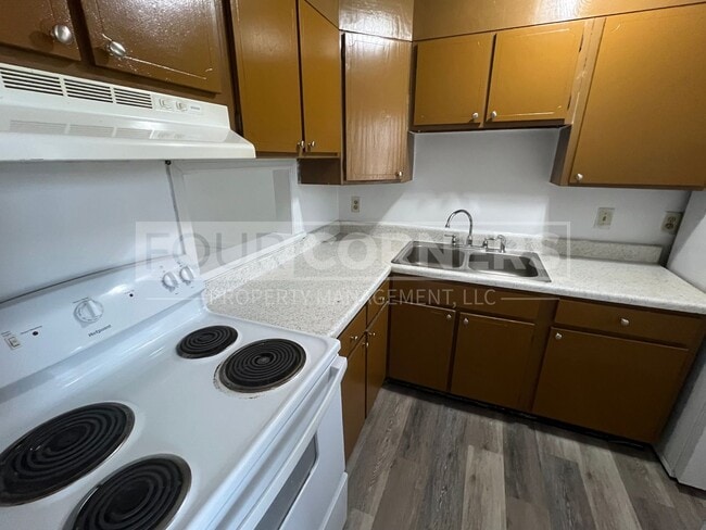 Photo - Lovely 2 Bedroom 1.5 Bath Townhome Unit 2303-F