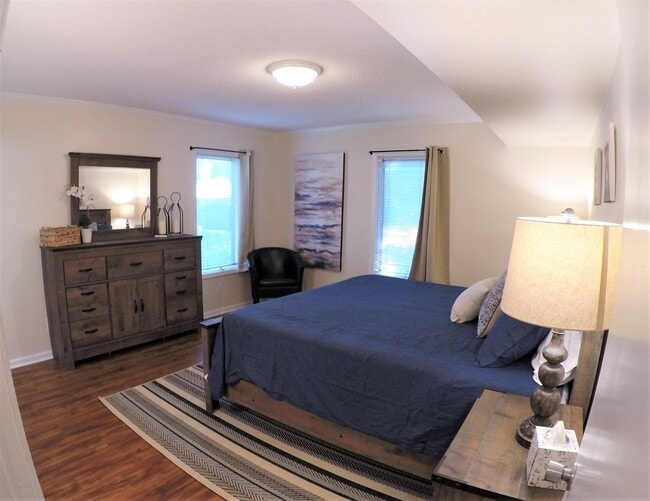 17 Racquet Club Rd Unit Courtside Condos
