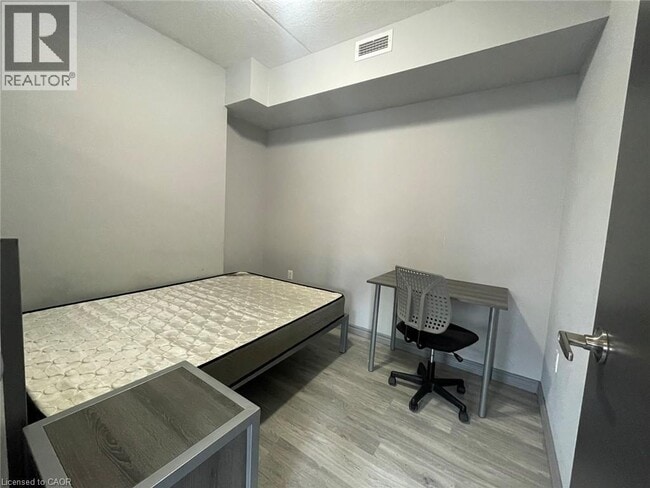 Photo - 275 Larch St Unité A504