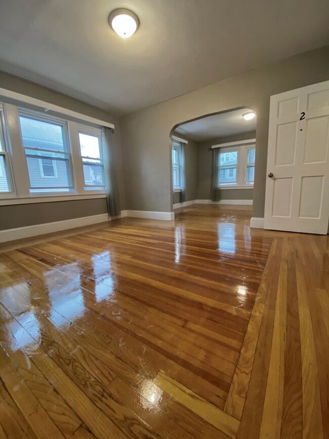 Photo - 12-14 Ledyard St Unit 2