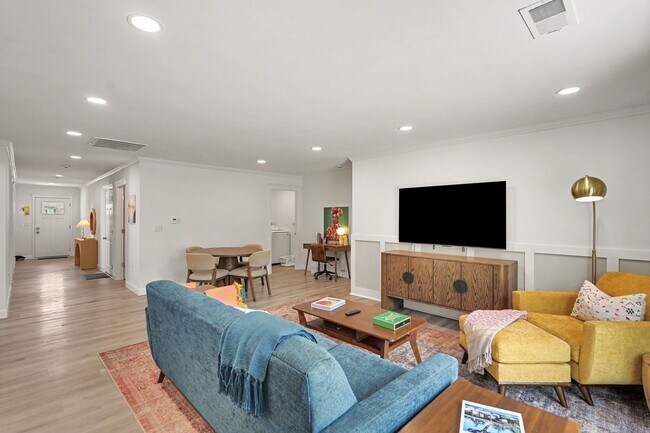 Photo - Relaxing 4BR Home in Peaceful Neighborhood