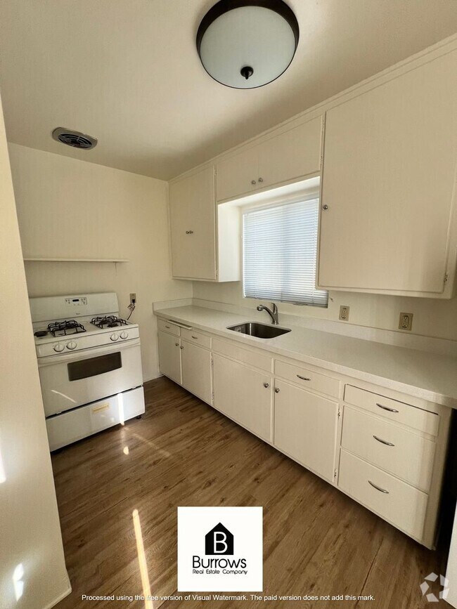 Building Photo - Mid-town Ventura:  Single story two bedroo... Rental