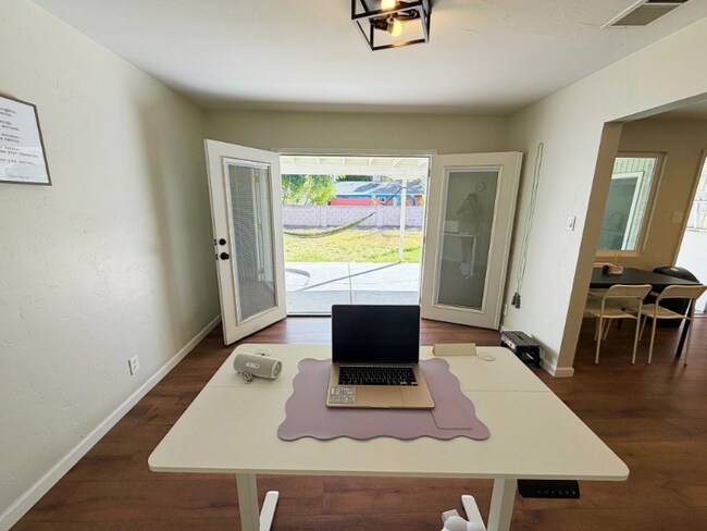 Photo - 1325 E Don Carlos Ave