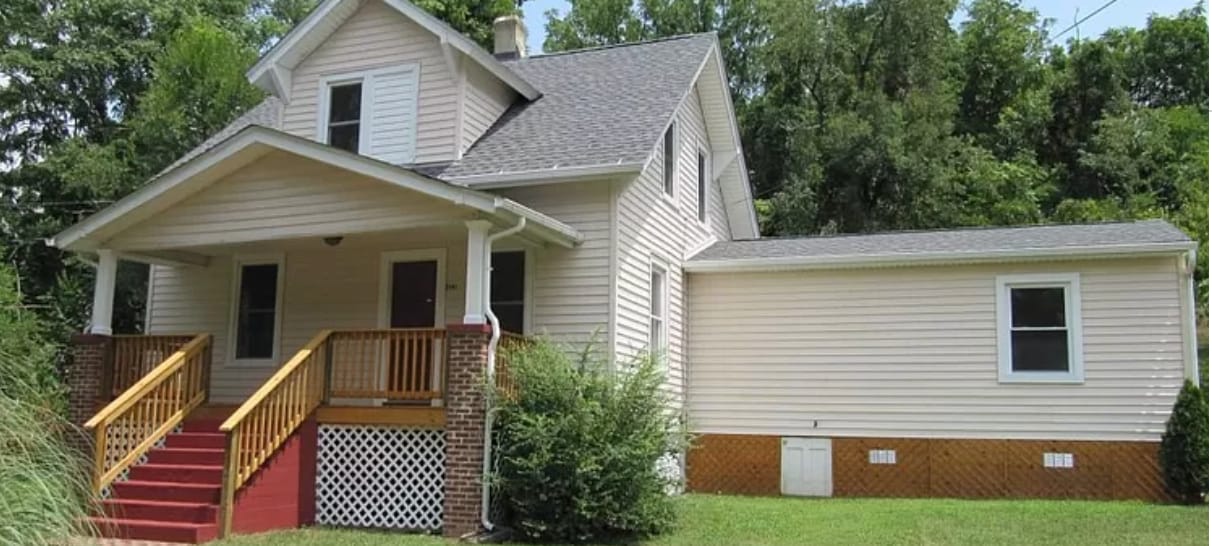 Photo - 2141 Hollins Rd NE