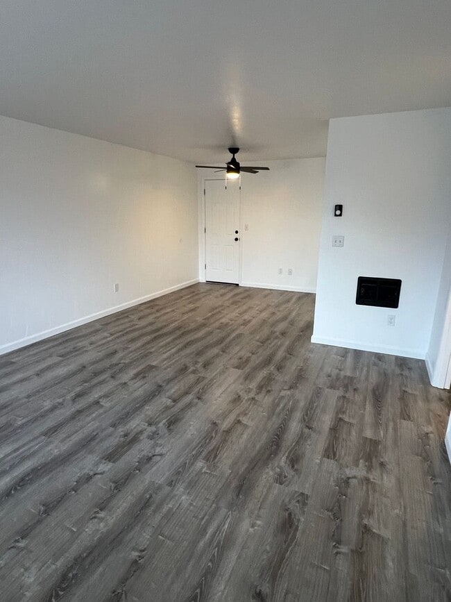 Photo - 851 NE A St Unidad B