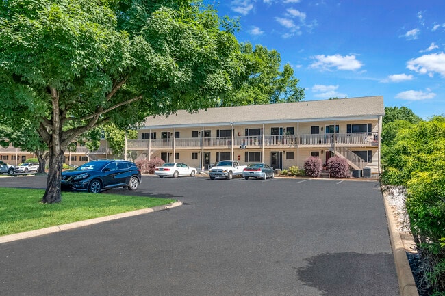 Signal Hill Apartments and Townhomes