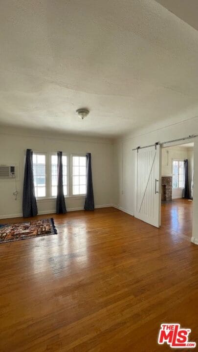 Photo - 635 N Plymouth Blvd Unidad 4