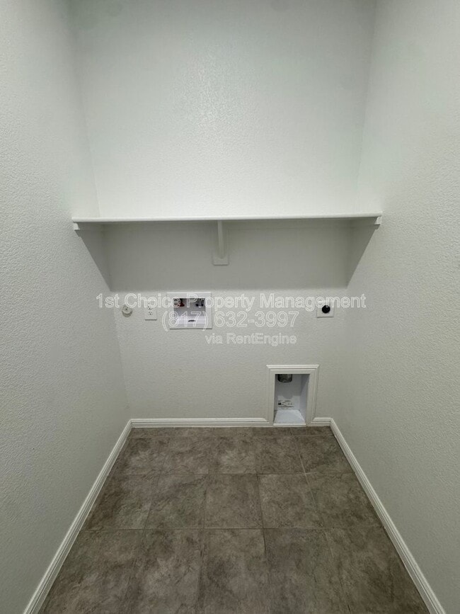 Photo - 7948 Oaktown Dr