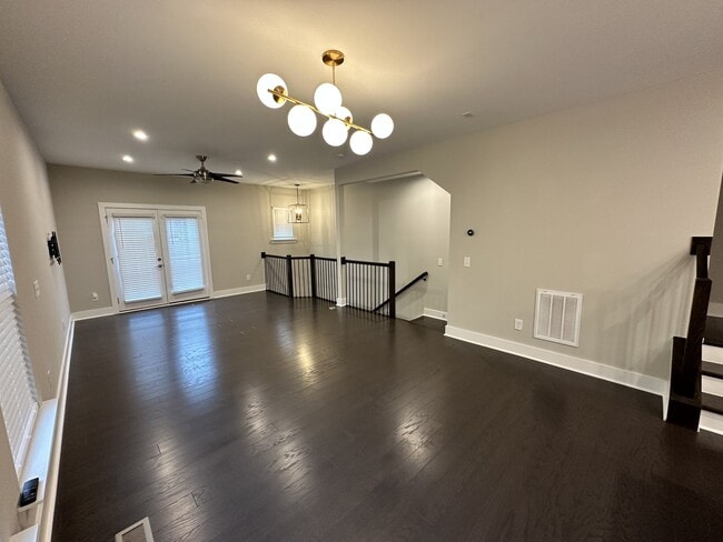 Photo - 16042 Roscoe Ln