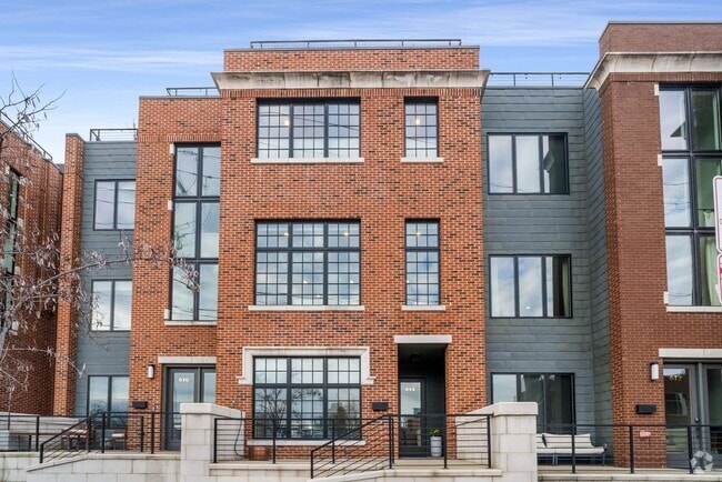 Building Photo - 614 Madison St Rental